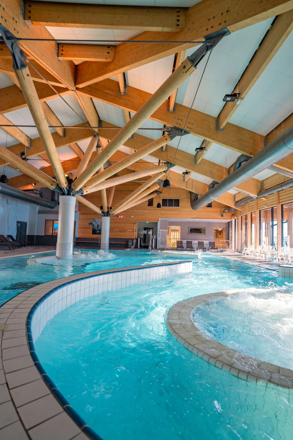 piscine-spa-bulle-bruyeres-menuires-cc-paul-besson